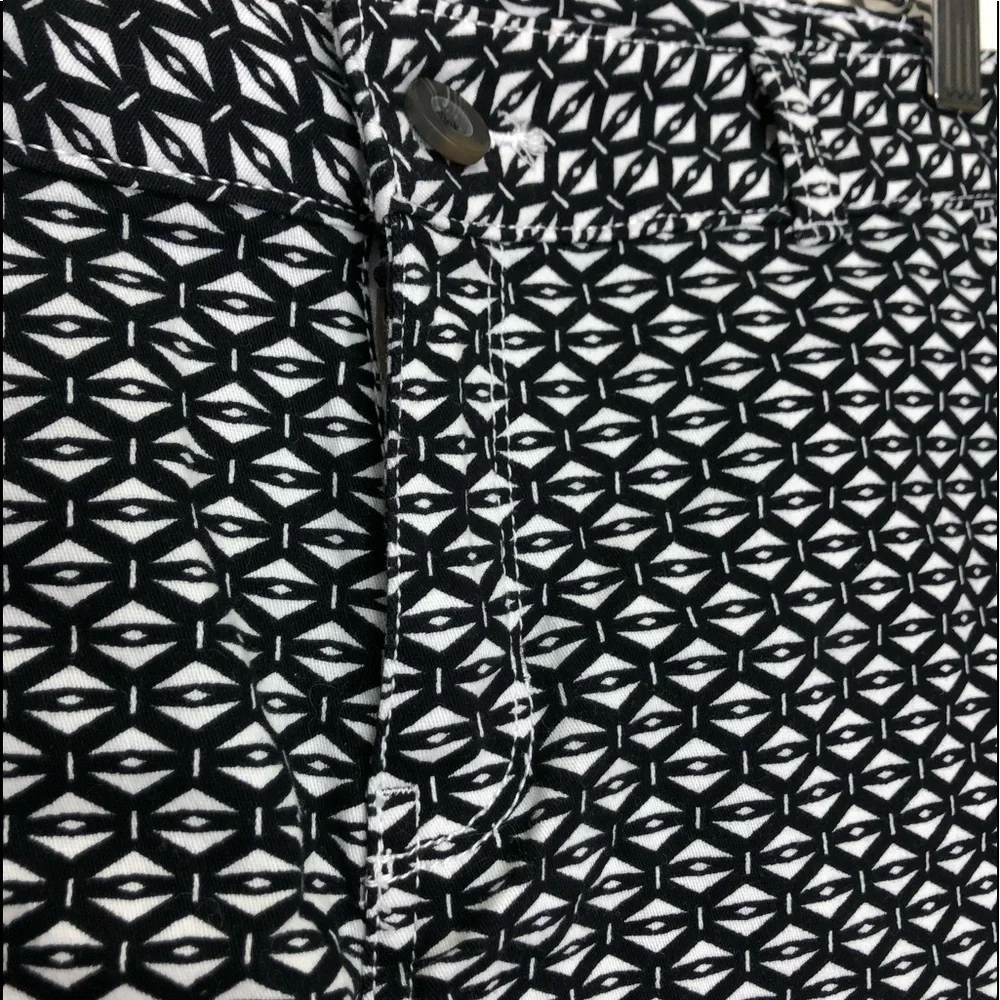 A.n.a Black and White Triangle Shorts